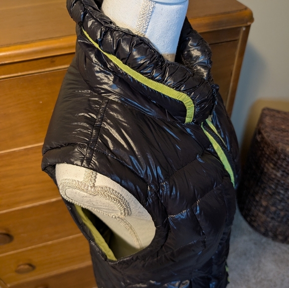 Halifax Traders Black Down Filled PUFFER Vest Green Accents SZ L - Picture 7 of 10